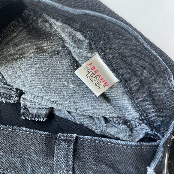 J Brand 912 Low-Rise Pencil Leg Jeans in Torn Jett Size 26 - Picture 4 of 5